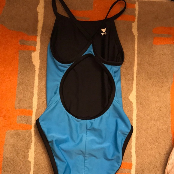 Reversible one piece - Picture 2 of 2